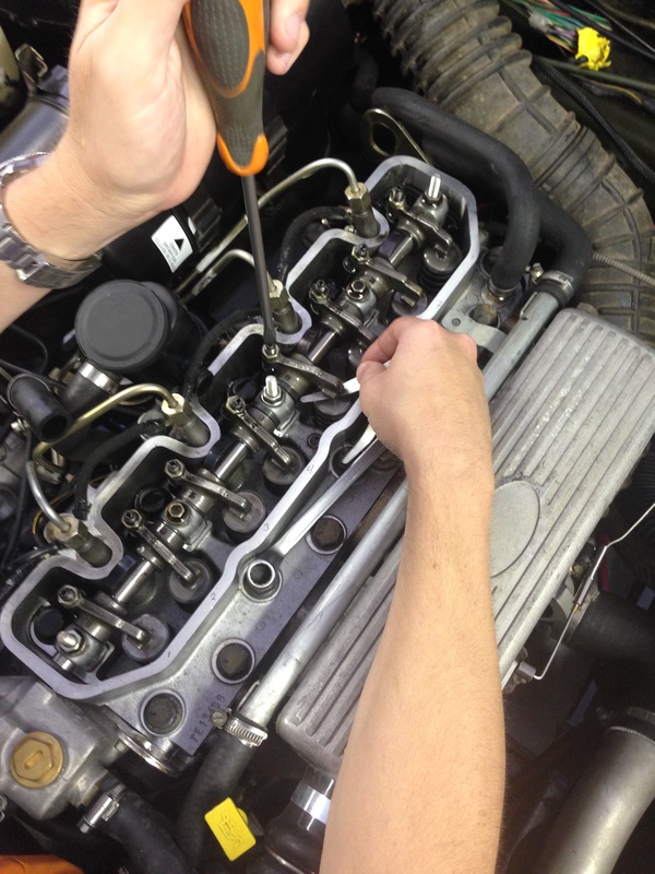 setting-valve-clearance_15217245094_o