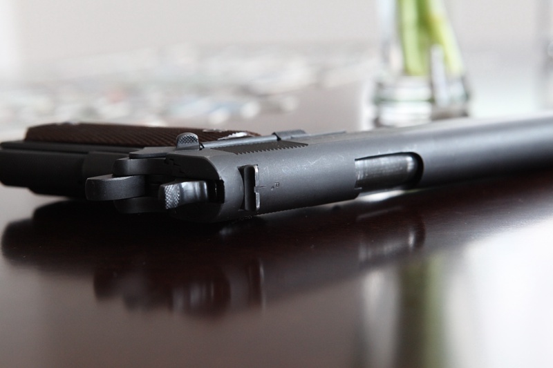 m1911-ww2-army-issue_6807736511_o